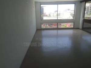 2chbre Appartement dans Le Plateau à Vendre