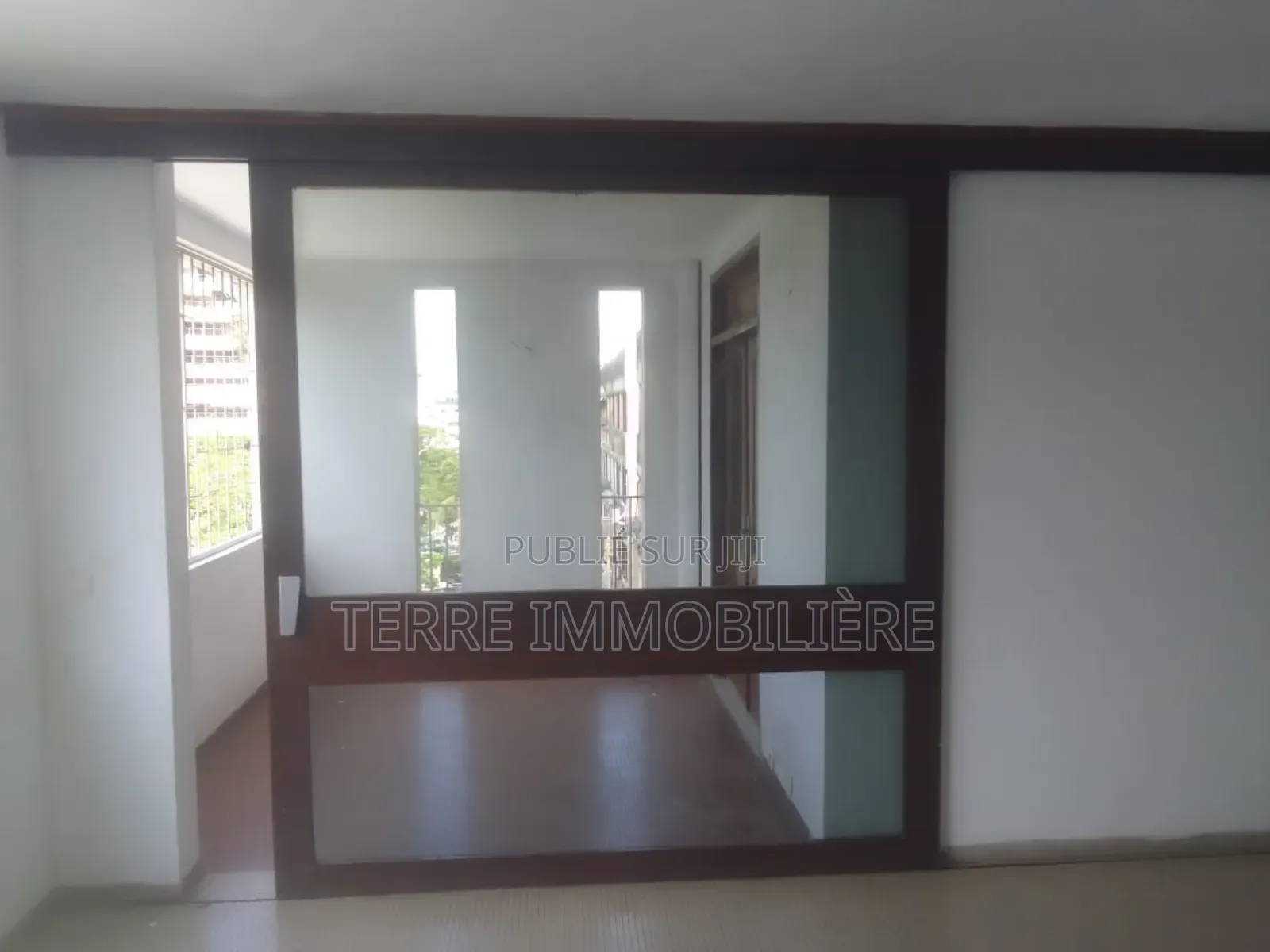 2chbre Appartement dans Le Plateau à Vendre
