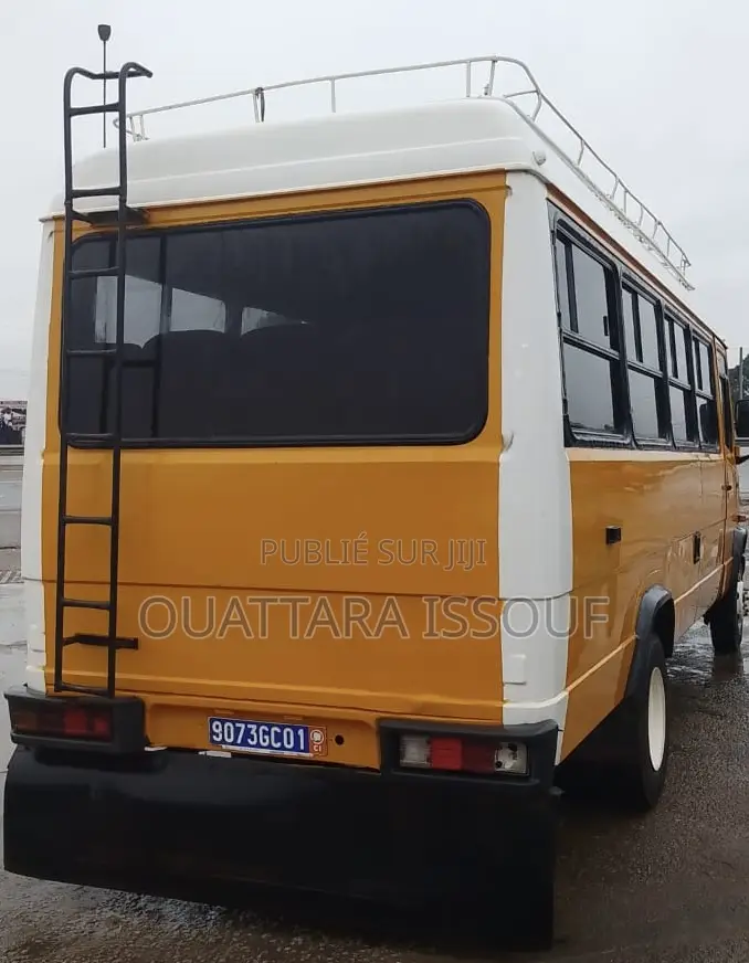Mercedes-Benz Tourismo 2008 Jaune