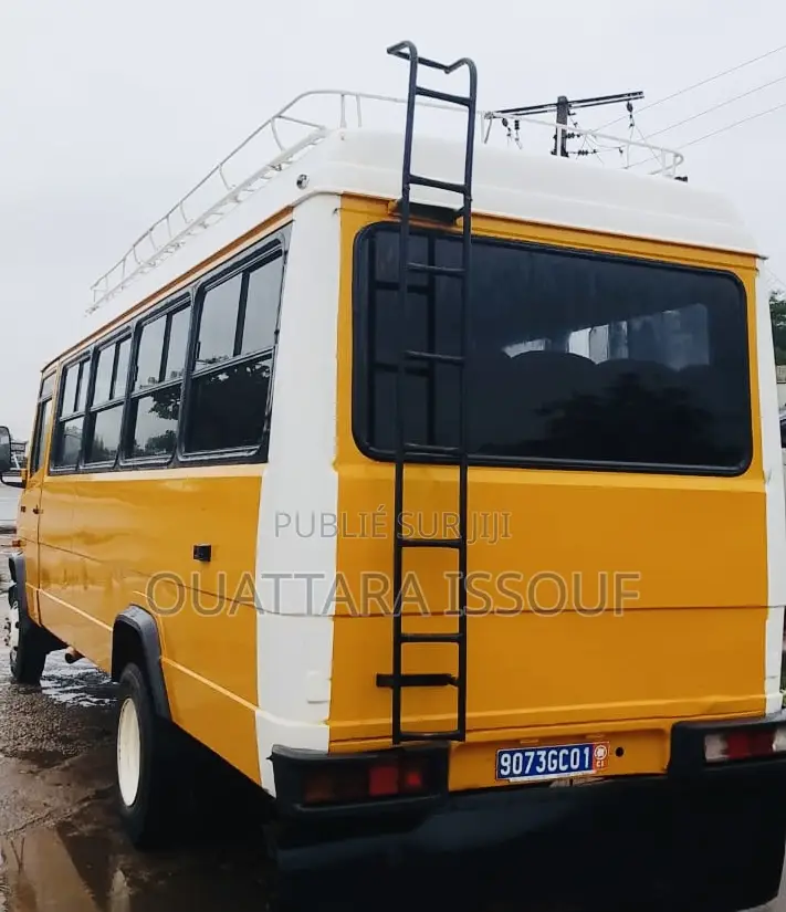 Mercedes-Benz Tourismo 2008 Jaune