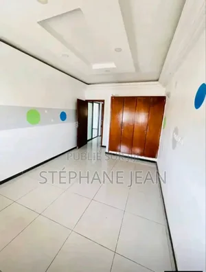 4chbre Appartement dans Service Jiji, Cocody à Louer
