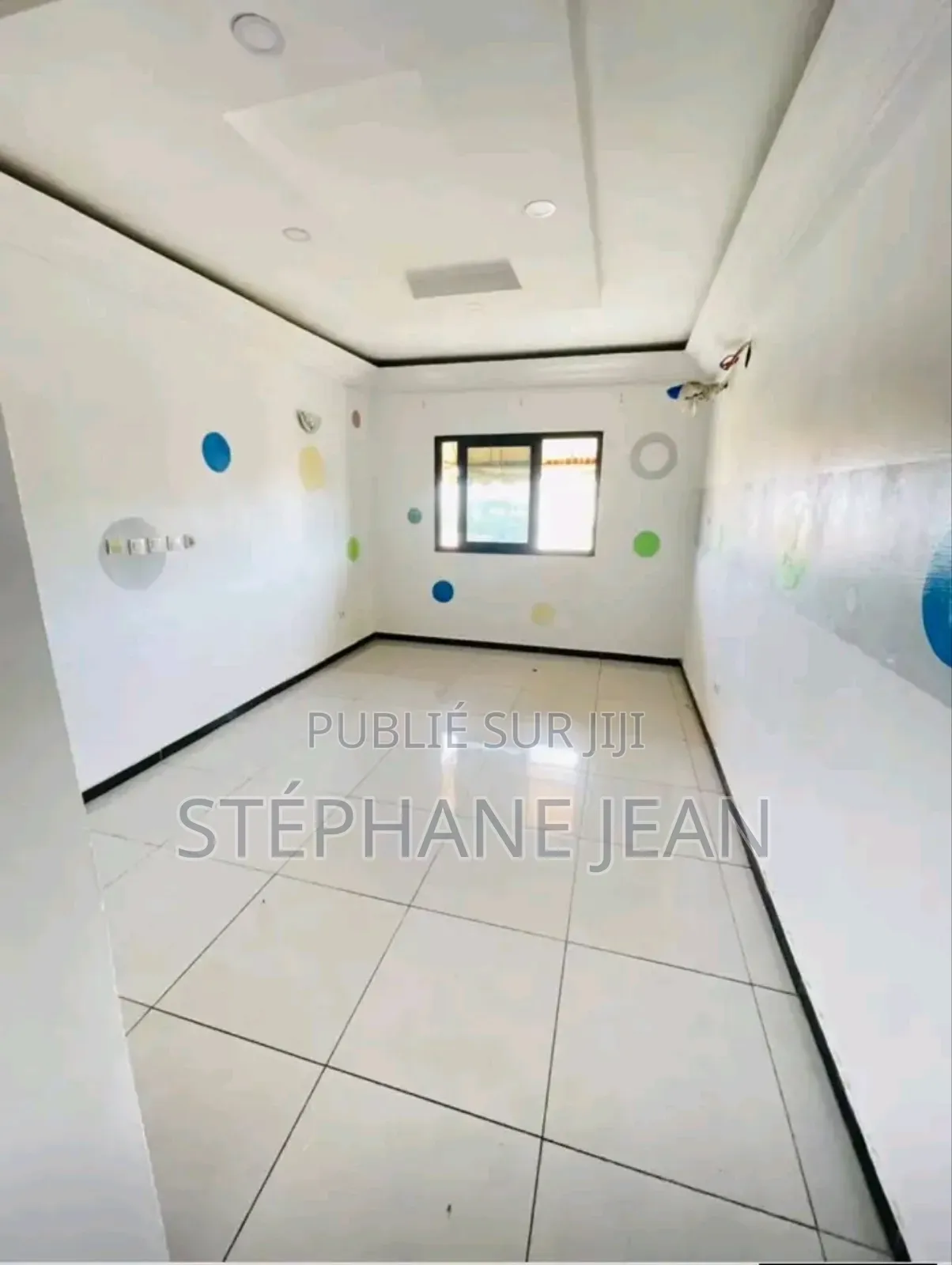 4chbre Appartement dans Service Jiji, Cocody à Louer
