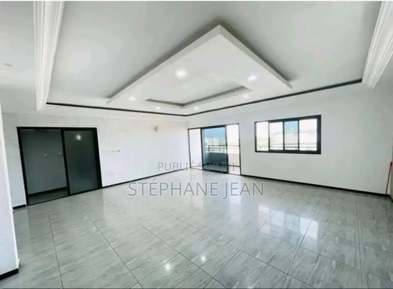 4chbre Appartement dans Service Jiji, Cocody à Louer