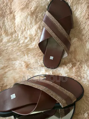 Sandales Disponible