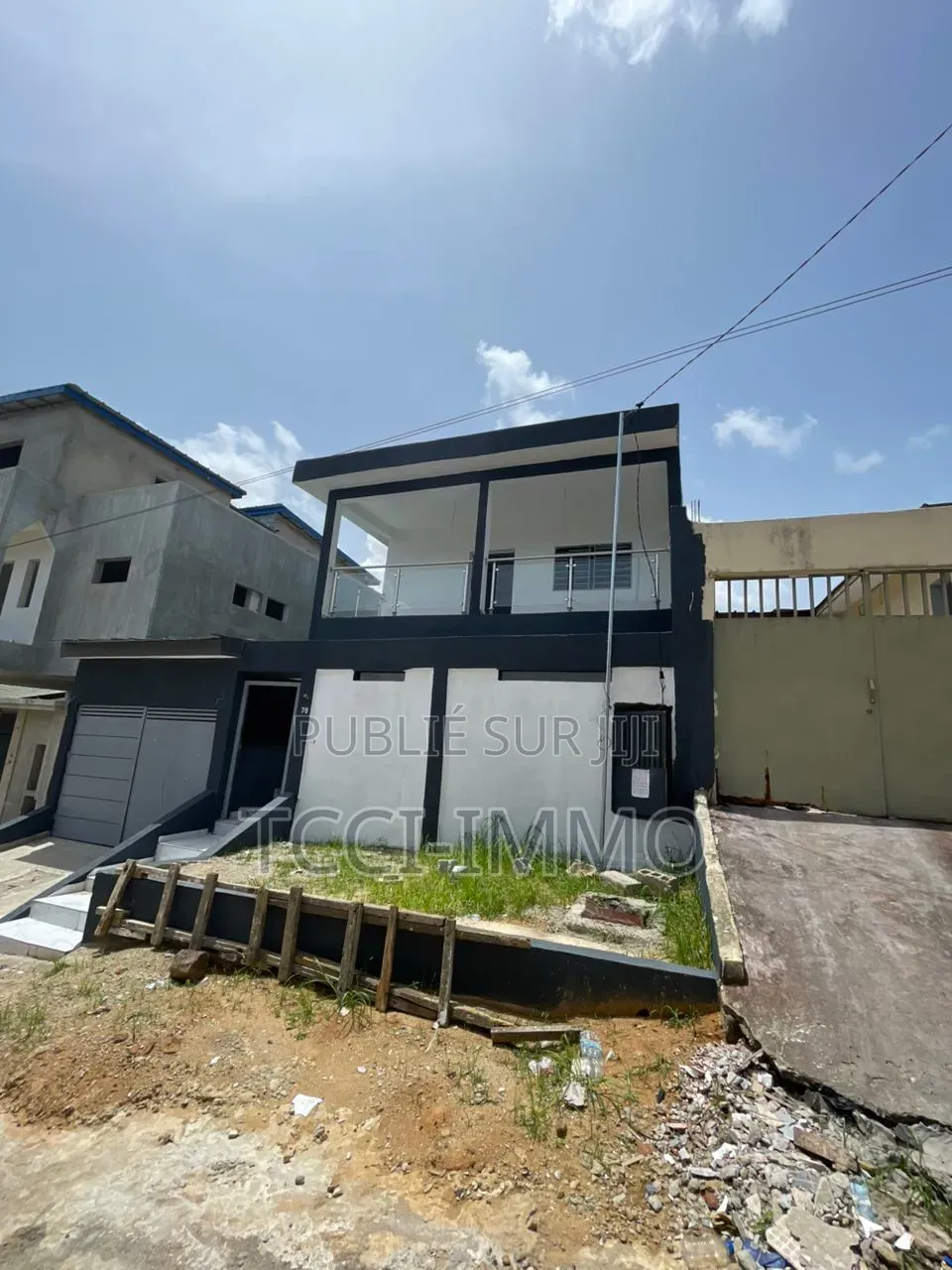 4chbre Duplex dans Tcci Sarl, Bingerville à Vendre