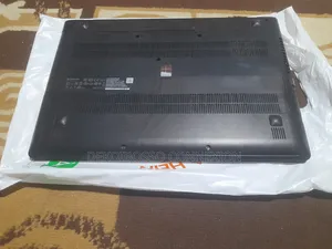 Ordinateur portable Lenovo IdeaPad 300 8GB Intel Core i5 HDD 500GB
