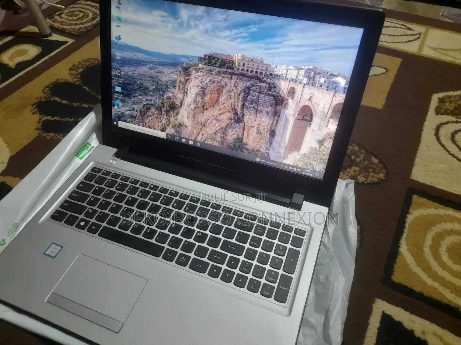 Ordinateur portable Lenovo IdeaPad 300 8GB Intel Core i5 HDD 500GB