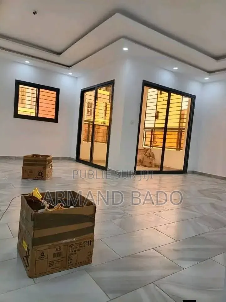 3chbre Appartement dans Bado Armand, Cocody à Louer