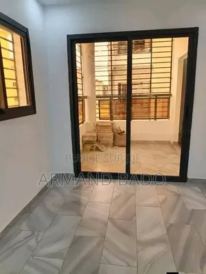 3chbre Appartement dans Bado Armand, Cocody à Louer
