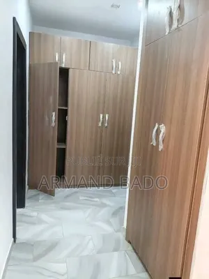 3chbre Appartement dans Bado Armand, Cocody à Louer