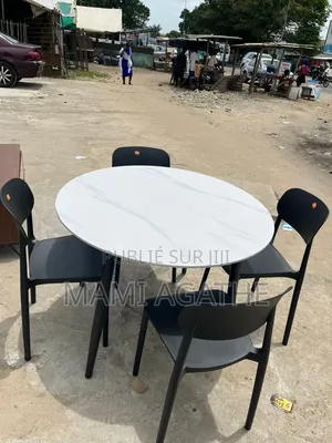 Table À Manger