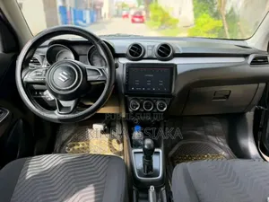 Suzuki Swift 2023 Noir