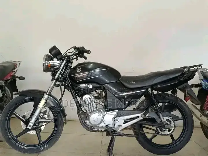 Nouveau Yamaha YBR125 2025 Noir