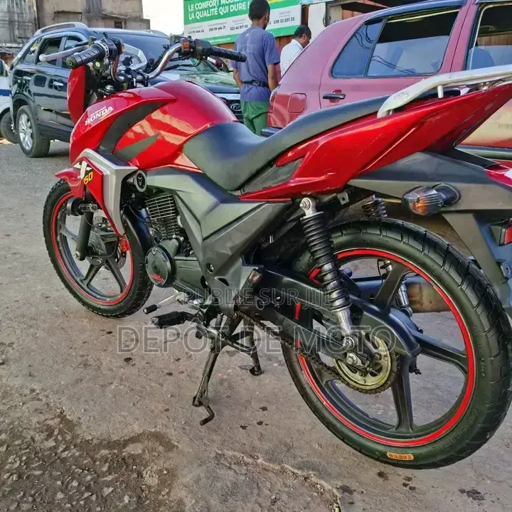 Nouveau Honda Autre 2025 Rouge