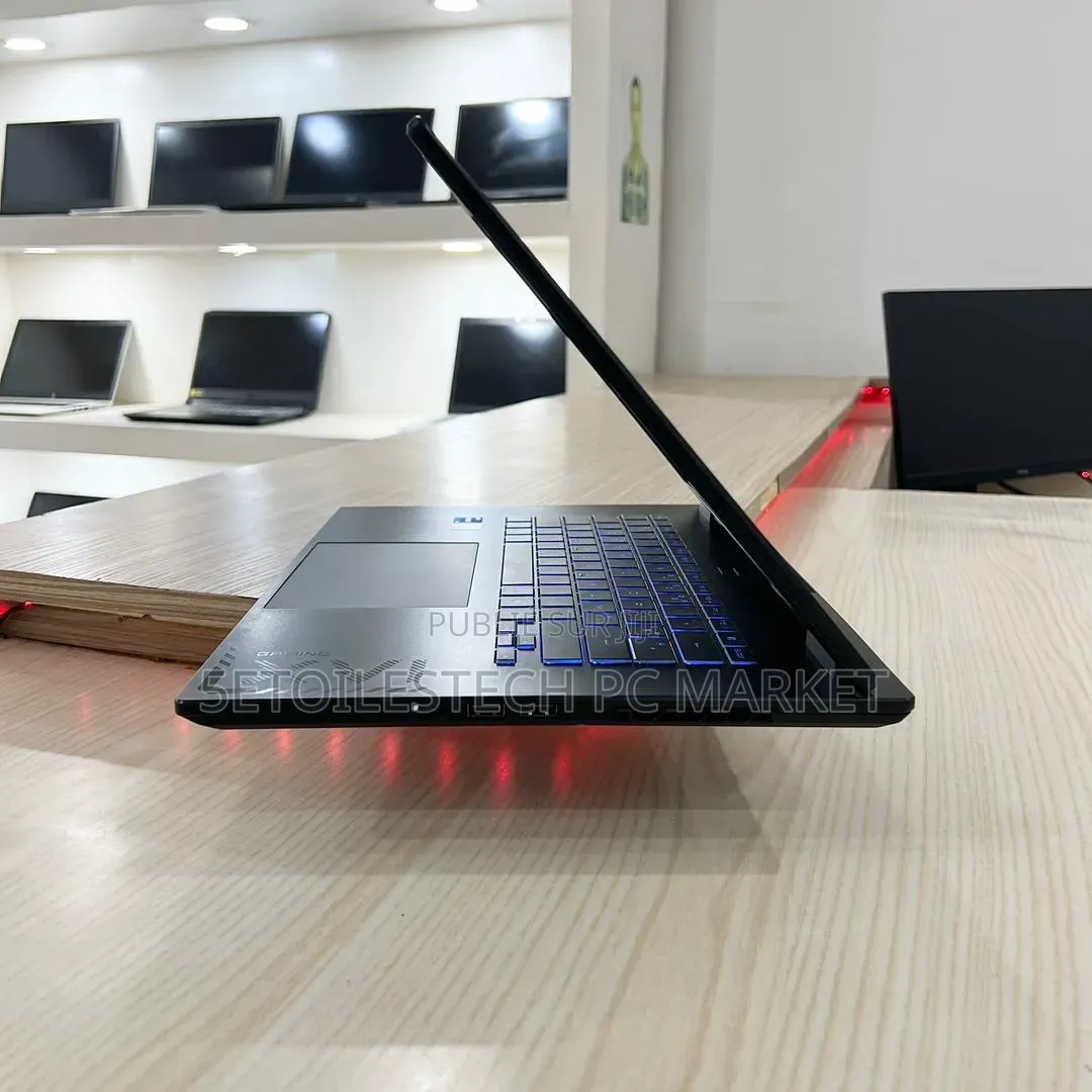 Nouveau Ordinateur portable Asus E403SA 16GB Intel Core i7 SSD 1T