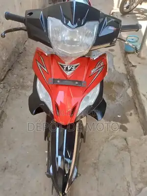 Nouveau TVS Rockz 125 2023 Rouge