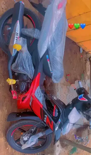 Nouveau TVS Rockz 125 2023 Rouge