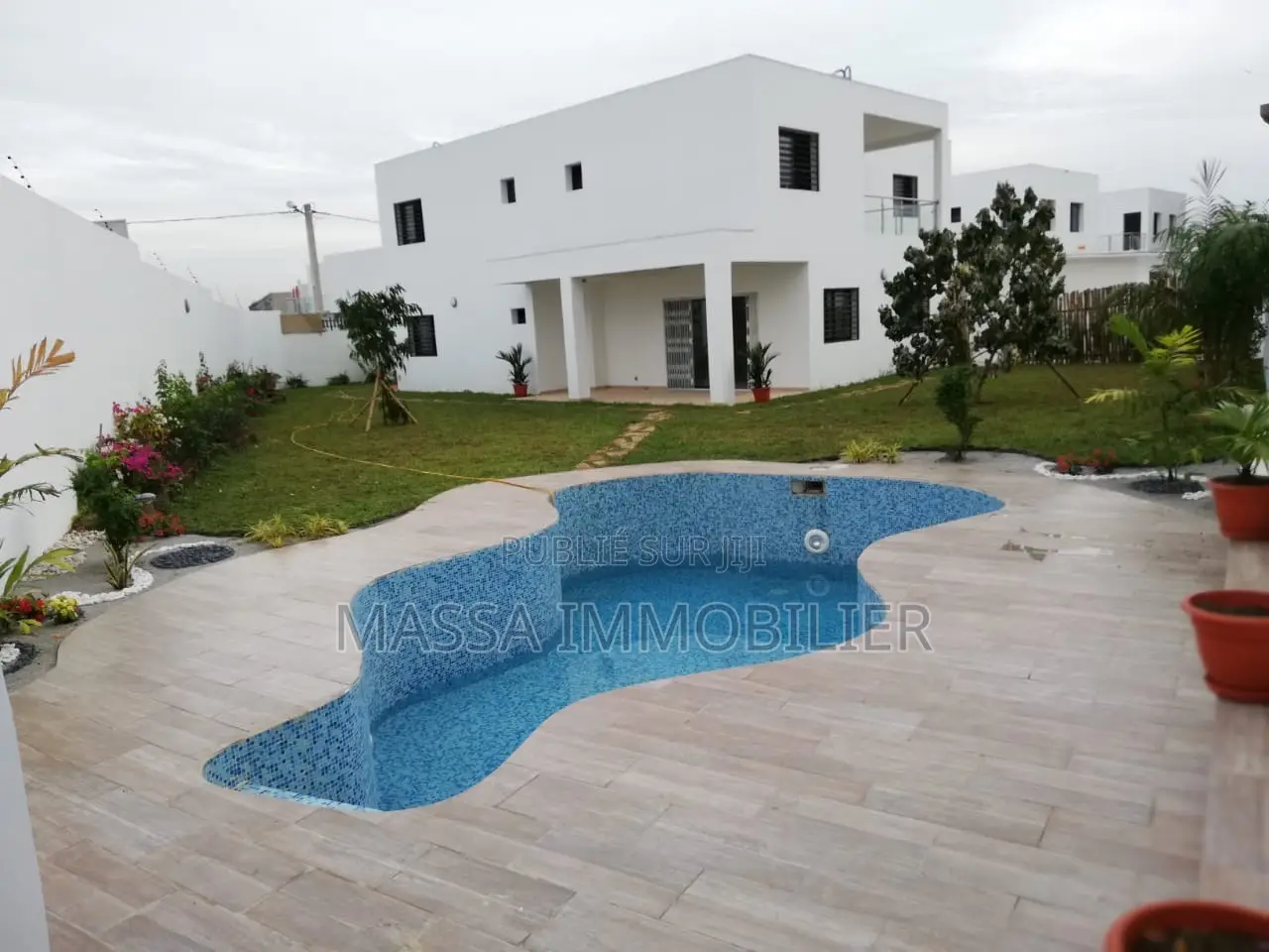 5chbre Duplex dans Massa Immobilier, Cocody à Louer