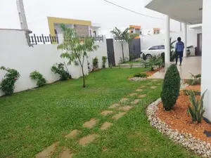 5chbre Duplex dans Massa Immobilier, Cocody à Louer