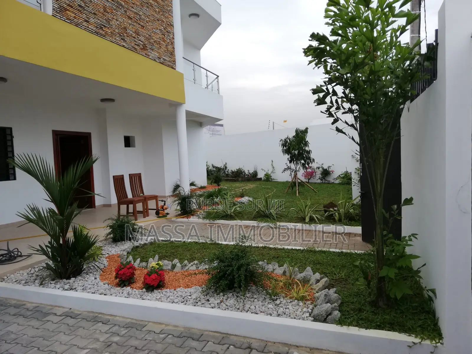 5chbre Duplex dans Massa Immobilier, Cocody à Louer
