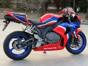 Nouveau Honda CBR 2024 Rouge