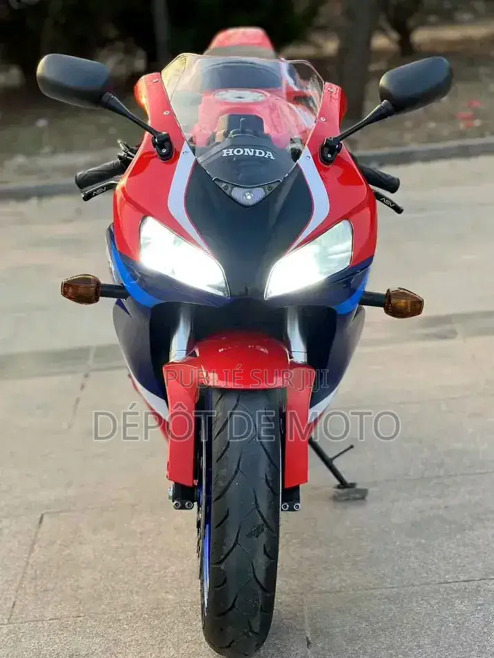 Nouveau Honda CBR 2024 Rouge