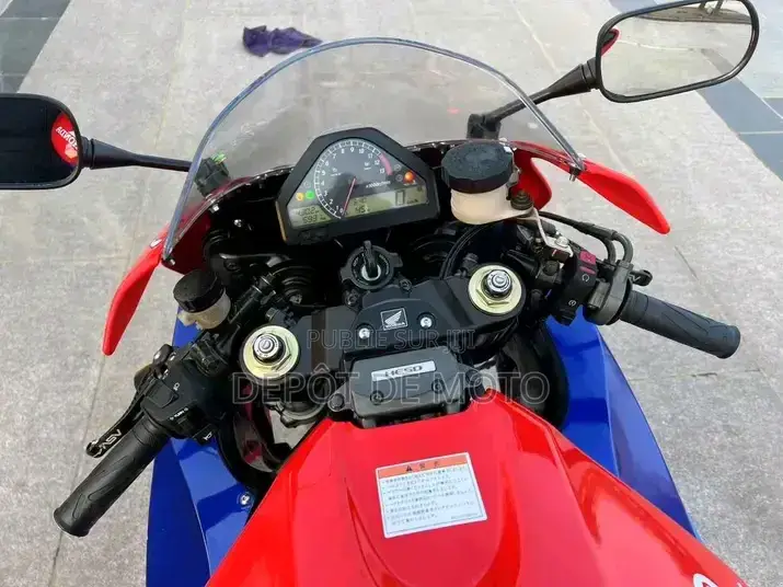 Nouveau Honda CBR 2024 Rouge