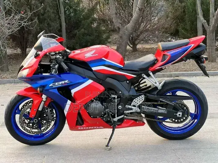 Nouveau Honda CBR 2024 Rouge