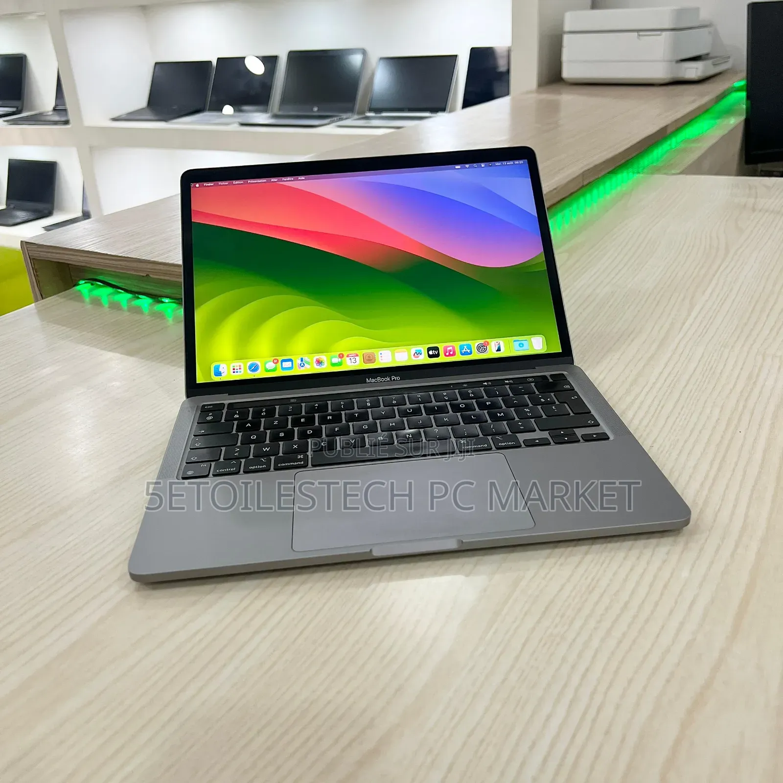 Nouveau Apple MacBook Pro 2022 M2 8GB Apple M2 SSD 256GB