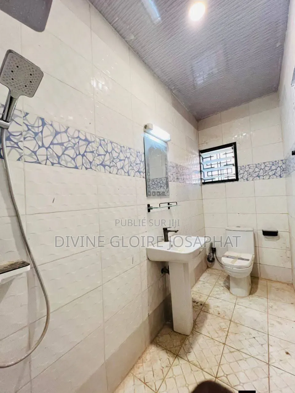 4chbre Villa dans Asna Assie, Cocody à Vendre