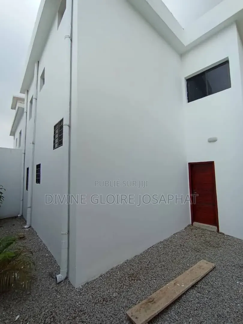 5chbre Duplex dans Asna Assie, Cocody à Vendre