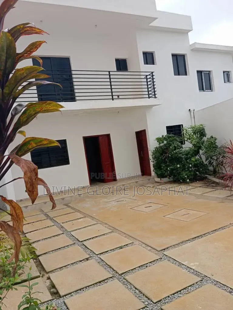 5chbre Duplex dans Asna Assie, Cocody à Vendre