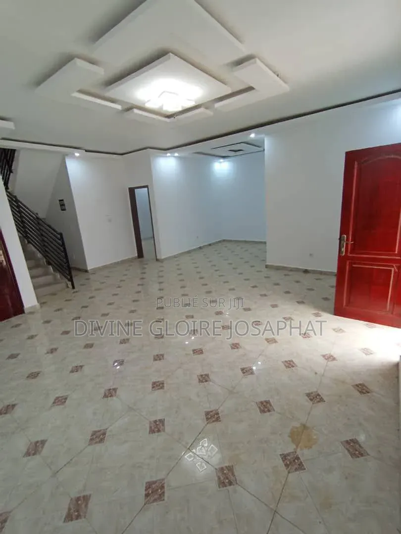 5chbre Duplex dans Asna Assie, Cocody à Vendre
