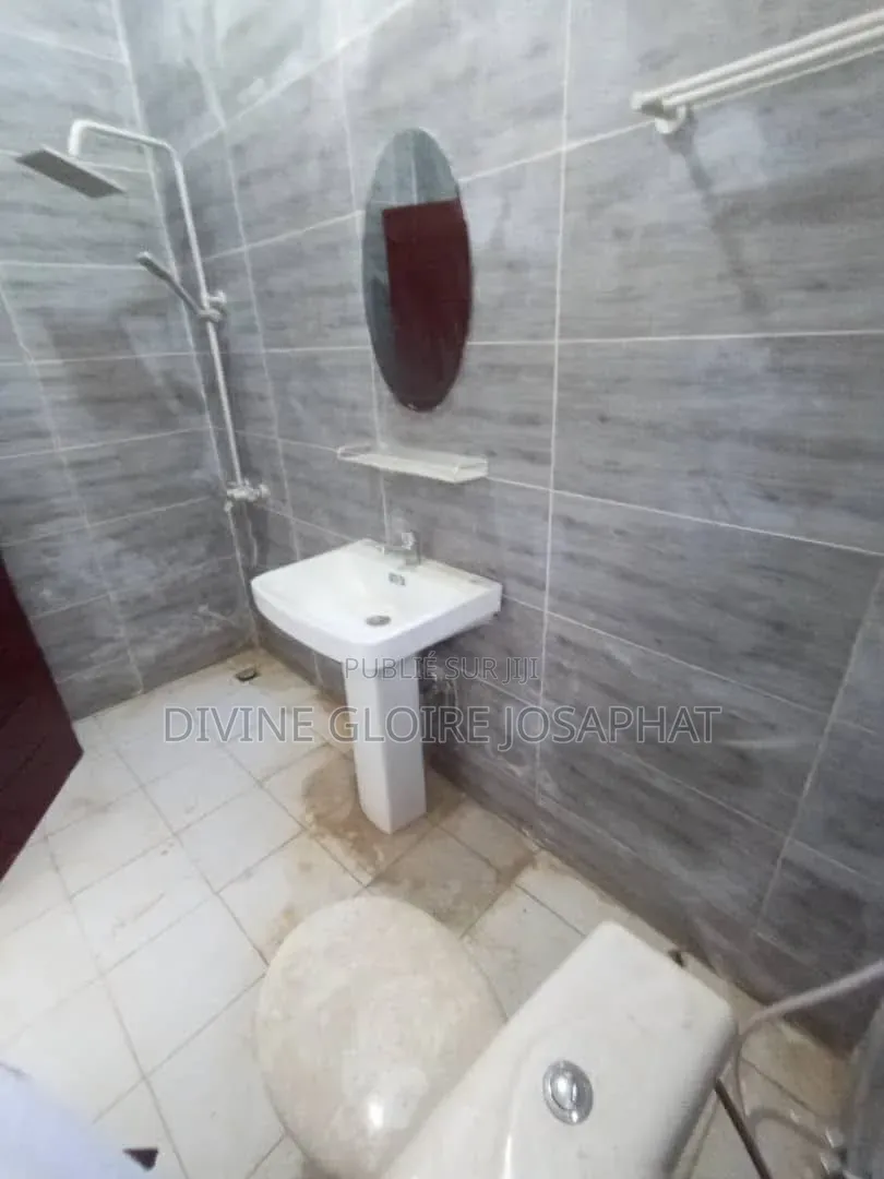 5chbre Duplex dans Asna Assie, Cocody à Vendre