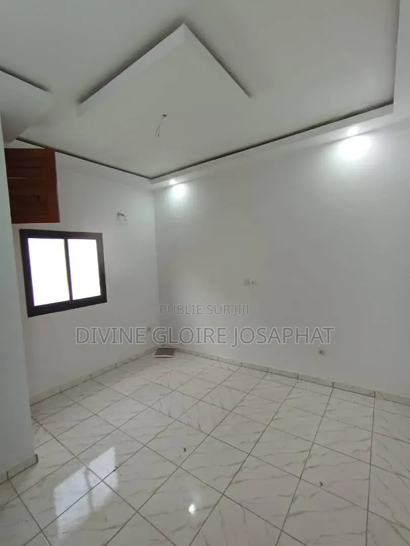 5chbre Duplex dans Asna Assie, Cocody à Vendre