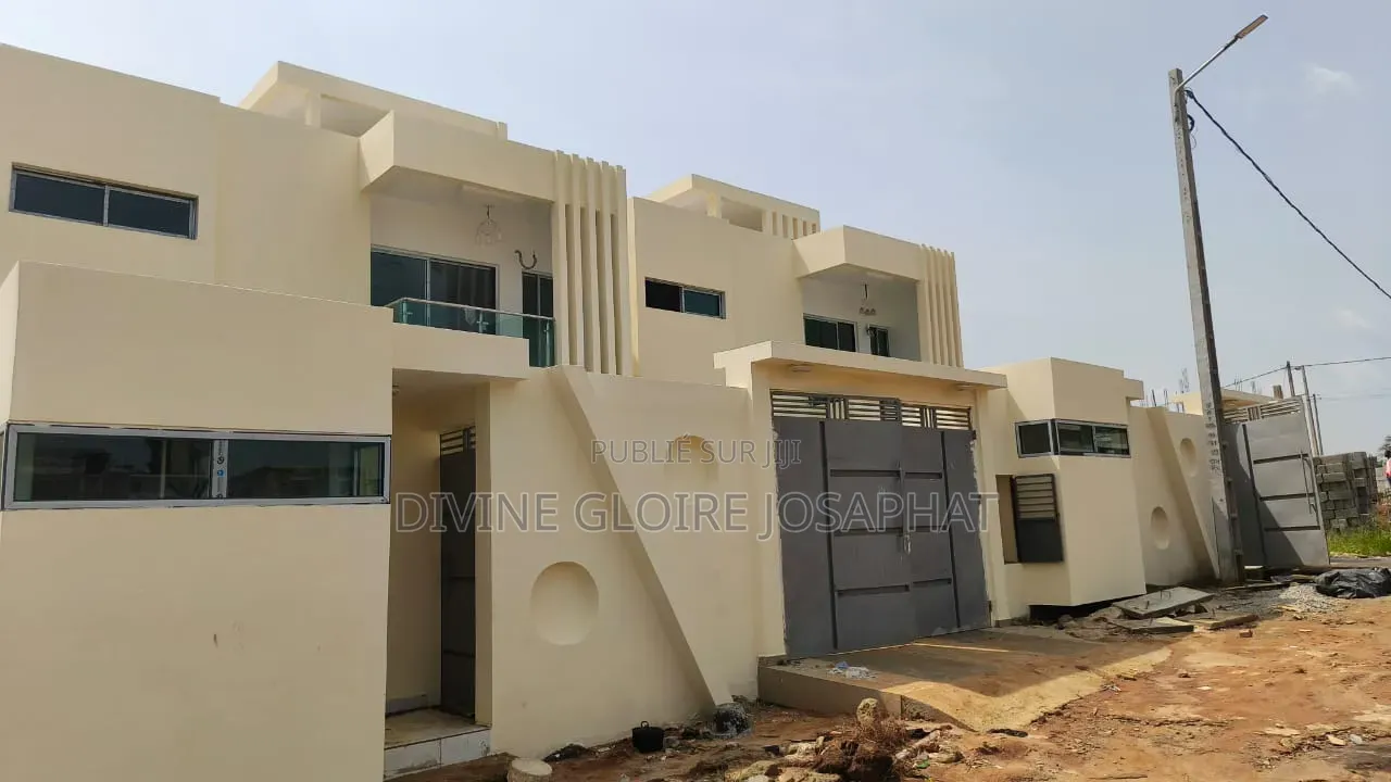 3chbre Duplex dans Asna Assie, Bingerville à Vendre
