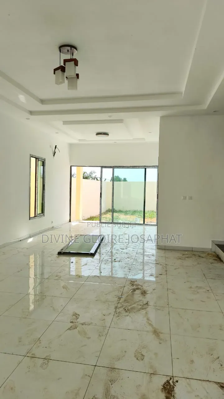3chbre Duplex dans Asna Assie, Bingerville à Vendre