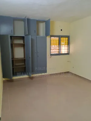 Meublé 3chbre Villa dans Particulier, Cocody à Vendre