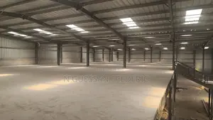Entrepôt 3000m2 Avec Mezzanine en Zone Industrielle Yopougon Zone