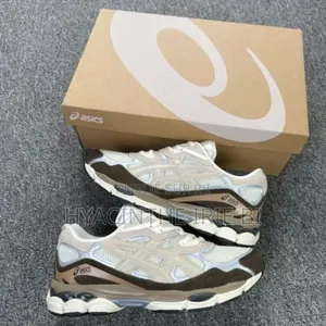 Sneakers Acics Authentique Original Qualité Irréprochable