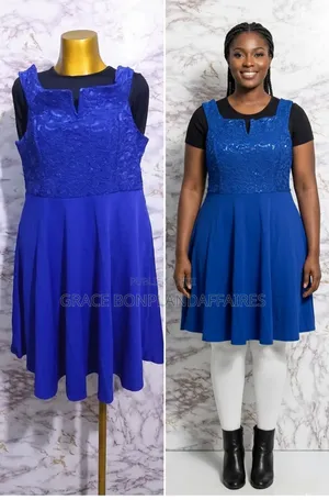 Robe Courte Bleu Élégante Pour Femme. Solde : 1500fcfa
