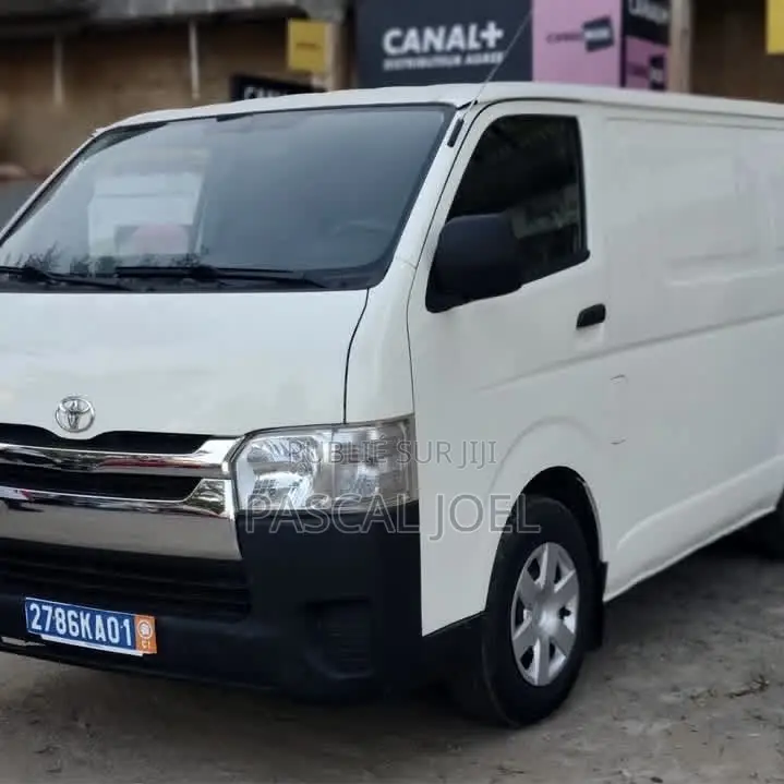 Toyota HiAce 2020 Blanc