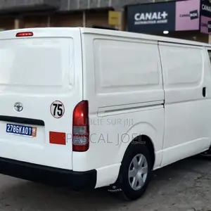 Toyota HiAce 2020 Blanc