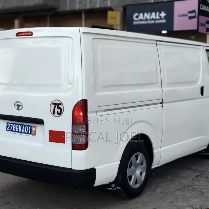 Toyota HiAce 2020 Blanc