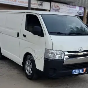 Toyota HiAce 2020 Blanc