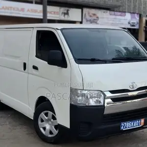 Toyota HiAce 2020 Blanc