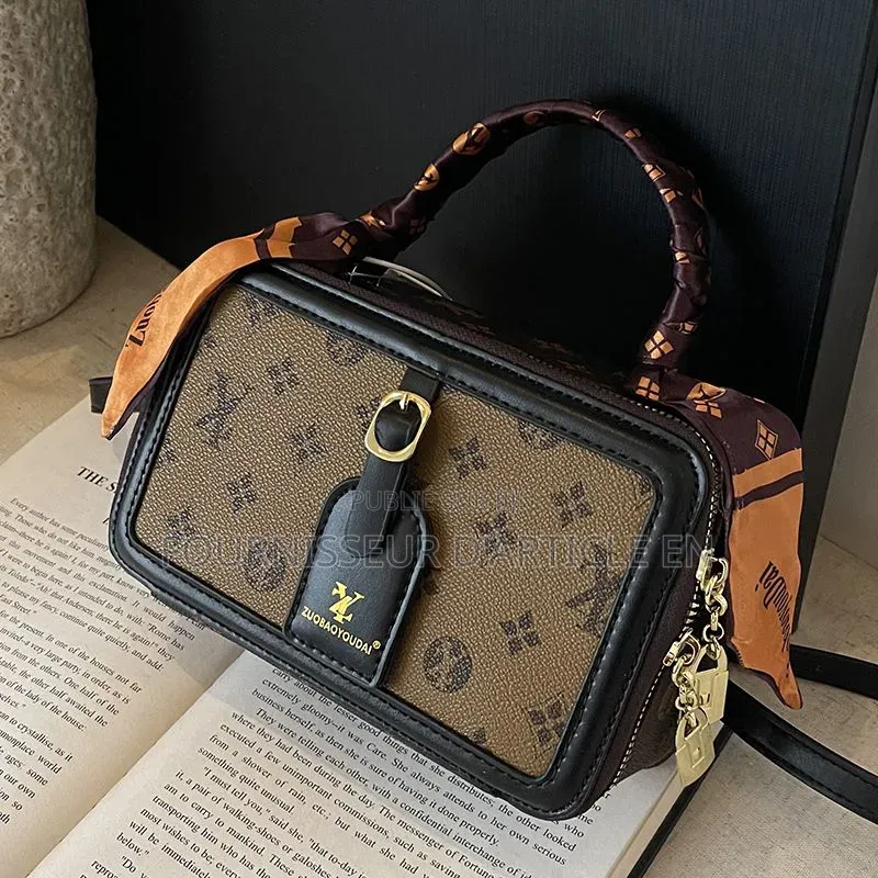 Sac Rigide Monogrammé Haut De Gamme, Vendu Uniquement en Gros