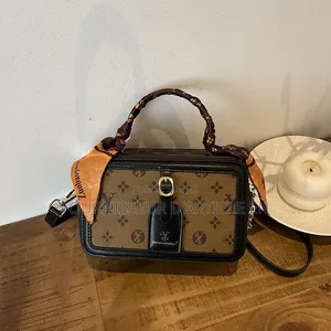 Sac Rigide Monogrammé Haut De Gamme, Vendu Uniquement en Gros