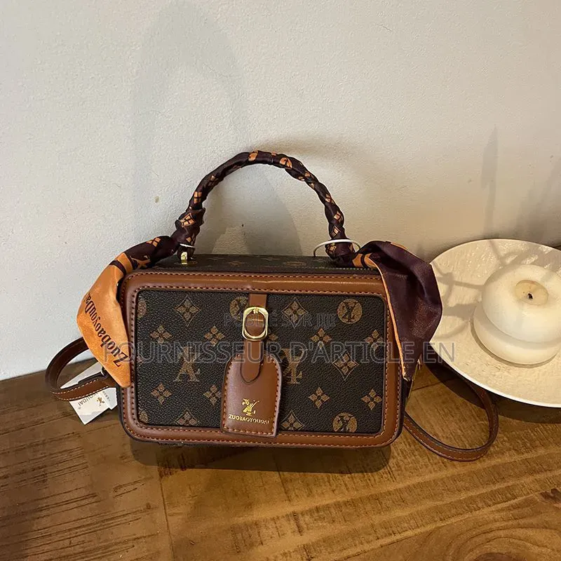 Sac Rigide Monogrammé Haut De Gamme, Vendu Uniquement en Gros