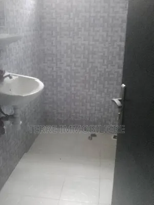 3chbre Appartement dans Cocody à Vendre